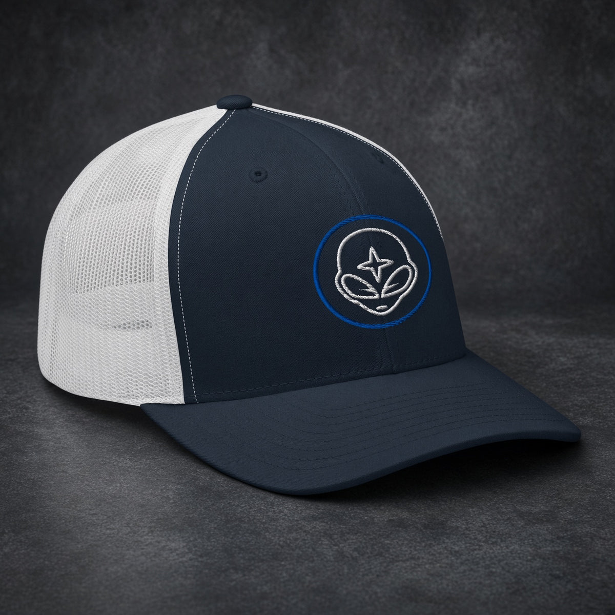 Casquette Alien, filet respirant et visière courbée