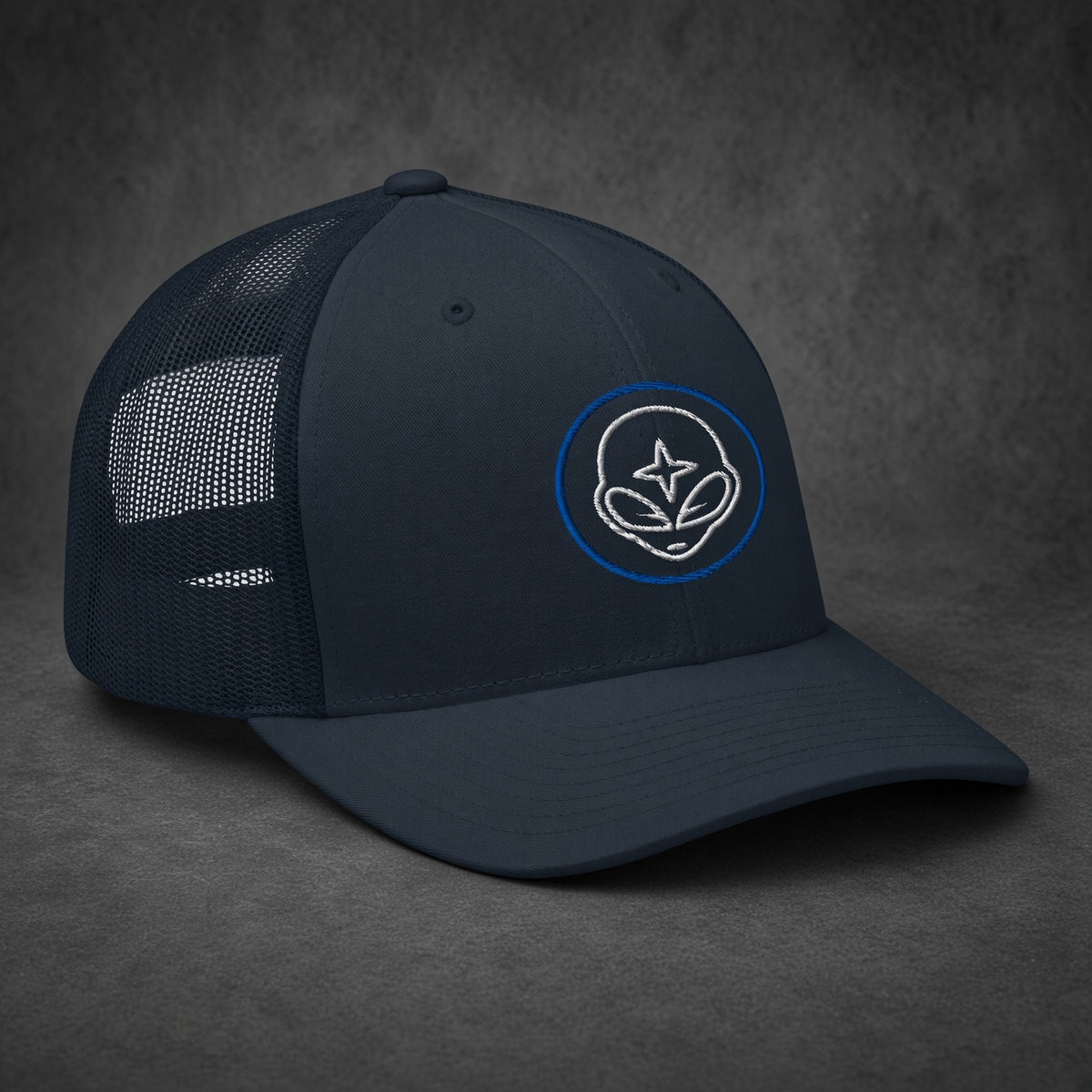 Casquette Alien, filet respirant et visière courbée