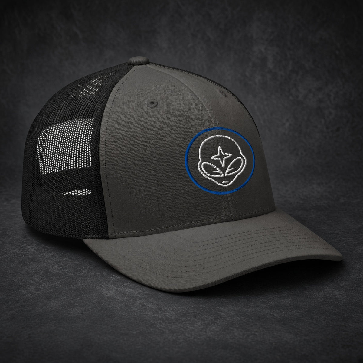 Casquette Alien, filet respirant et visière courbée