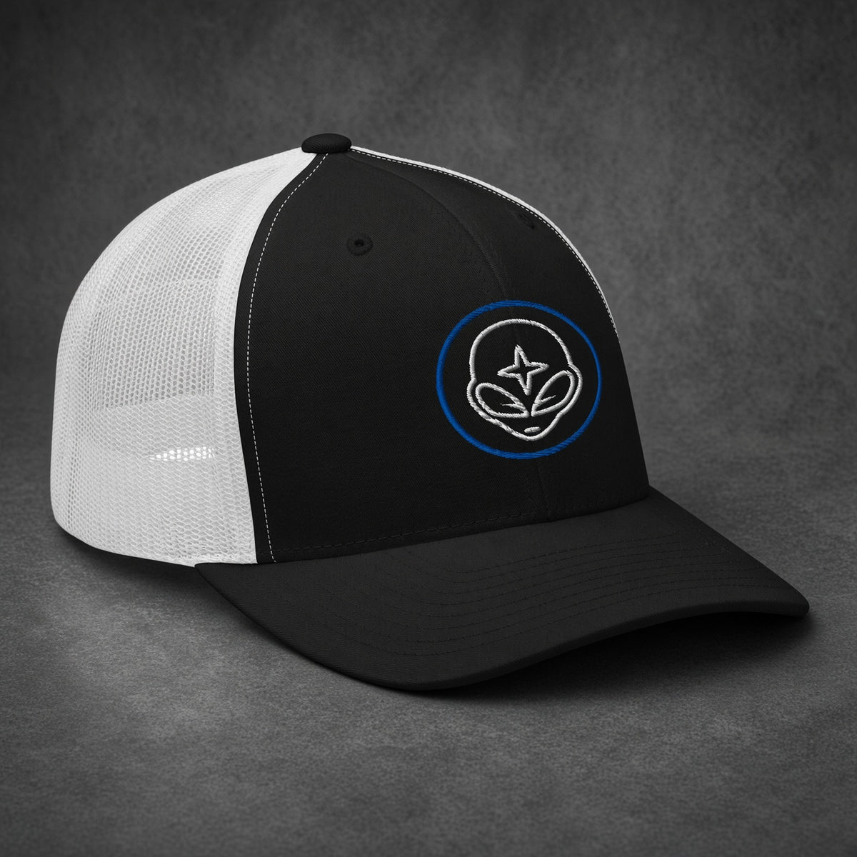 Casquette Alien, filet respirant et visière courbée